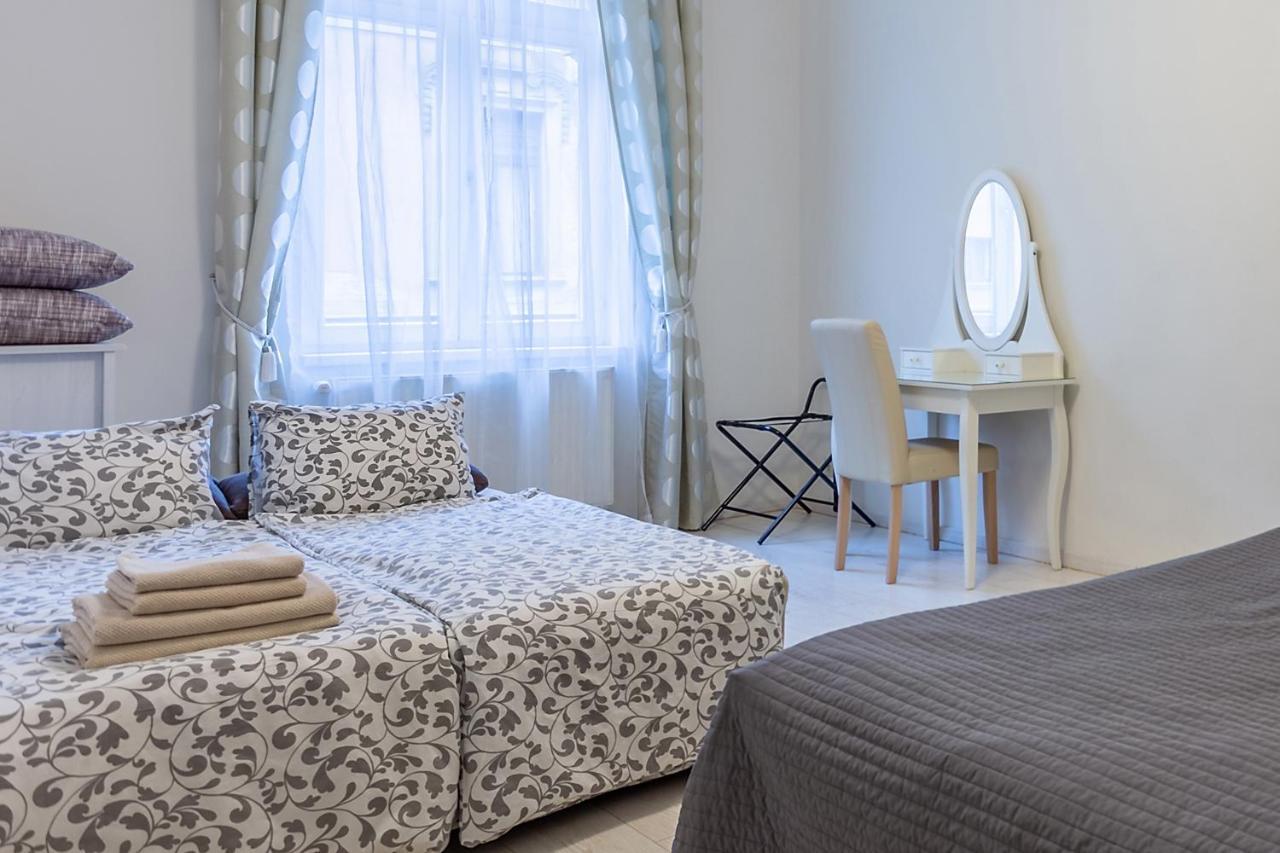 Goldcentral Apartment Grand Boulevard Budapest Esterno foto